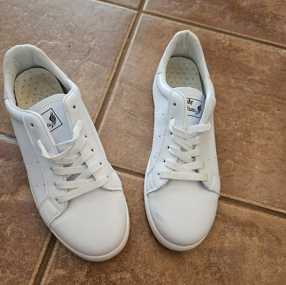 WHITE SNEAKERS - Picture 2 of 7